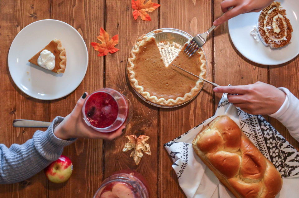 Autumn Thanksgiving table setting with seasonal decor